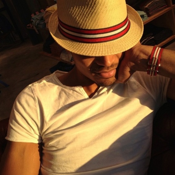 Meet Your Posher, Demitris - Picture 2 of 11